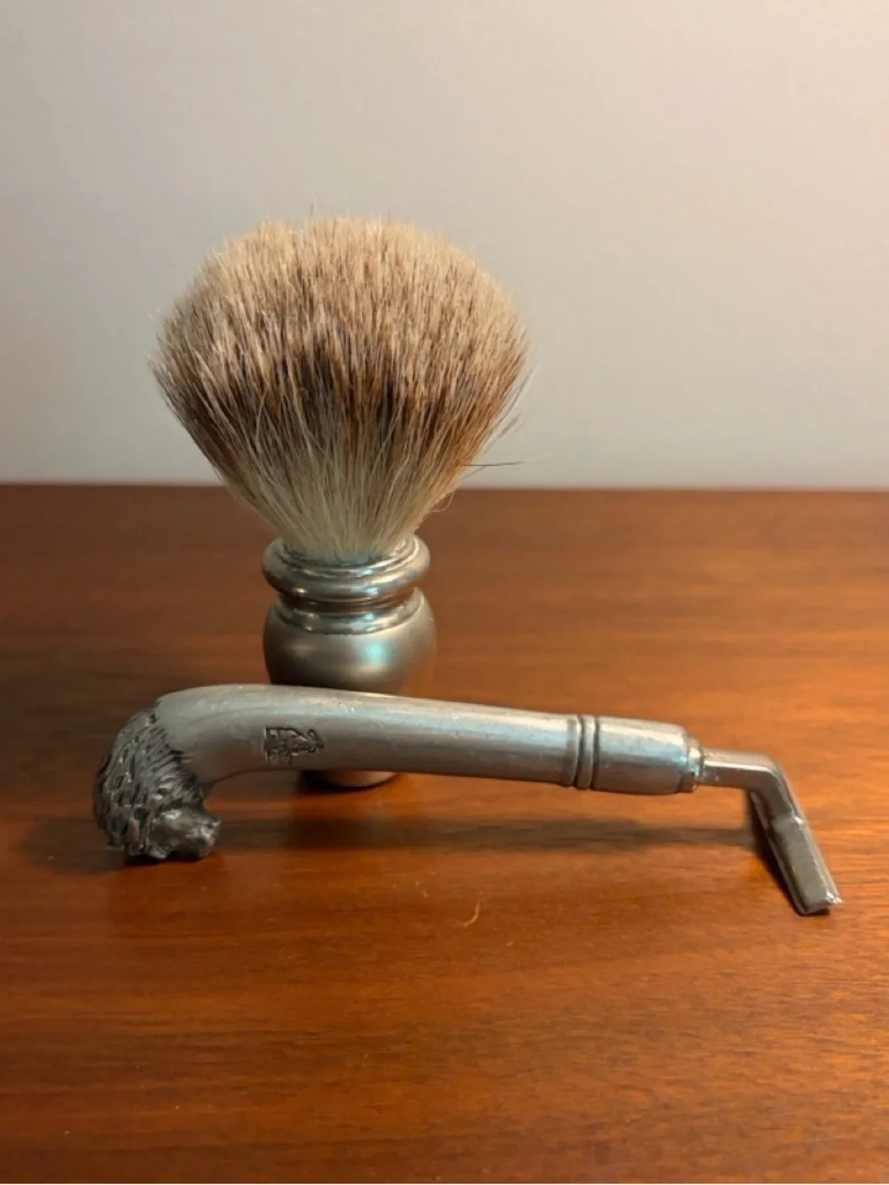 Vintage Mid Century Concord England Lionshead Razor Set